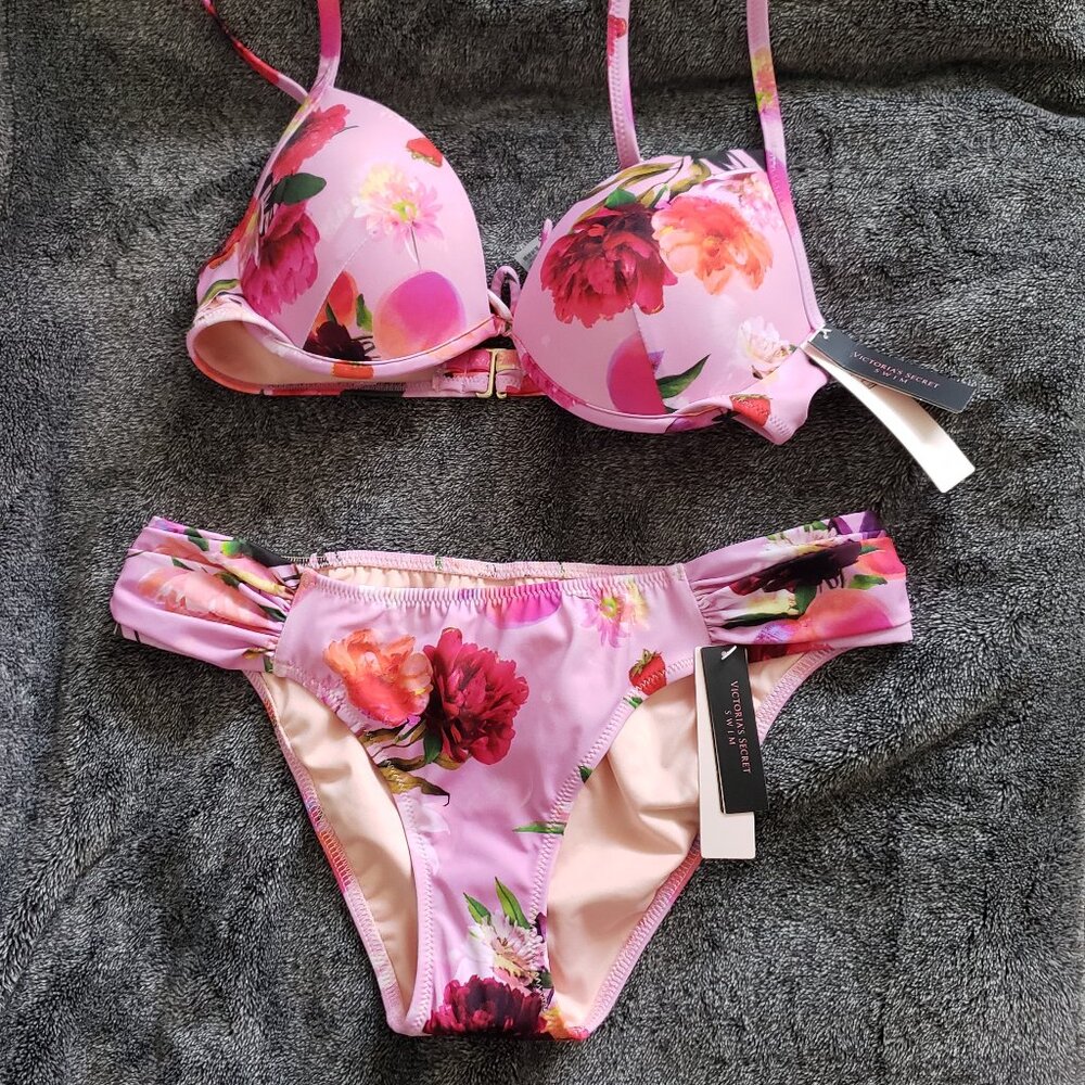 VICTORIA'S SECRET SWIM SUIT SIZE TOP 32C, BOTTOM S